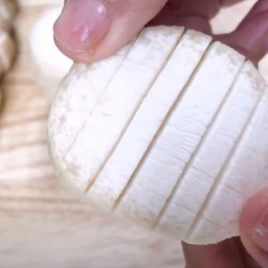scoring king oyster mushroom